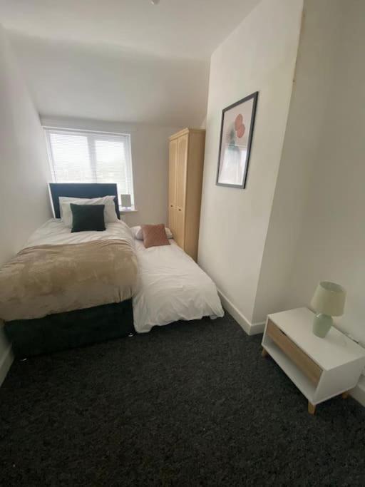 3-Bed Home From Home, Sleeps 6, Great For Contractors, Close To Gulliver'S Valley Theme Park, Free Parking, Hot Tub, Couple Retreat Sheffield Eksteriør bilde