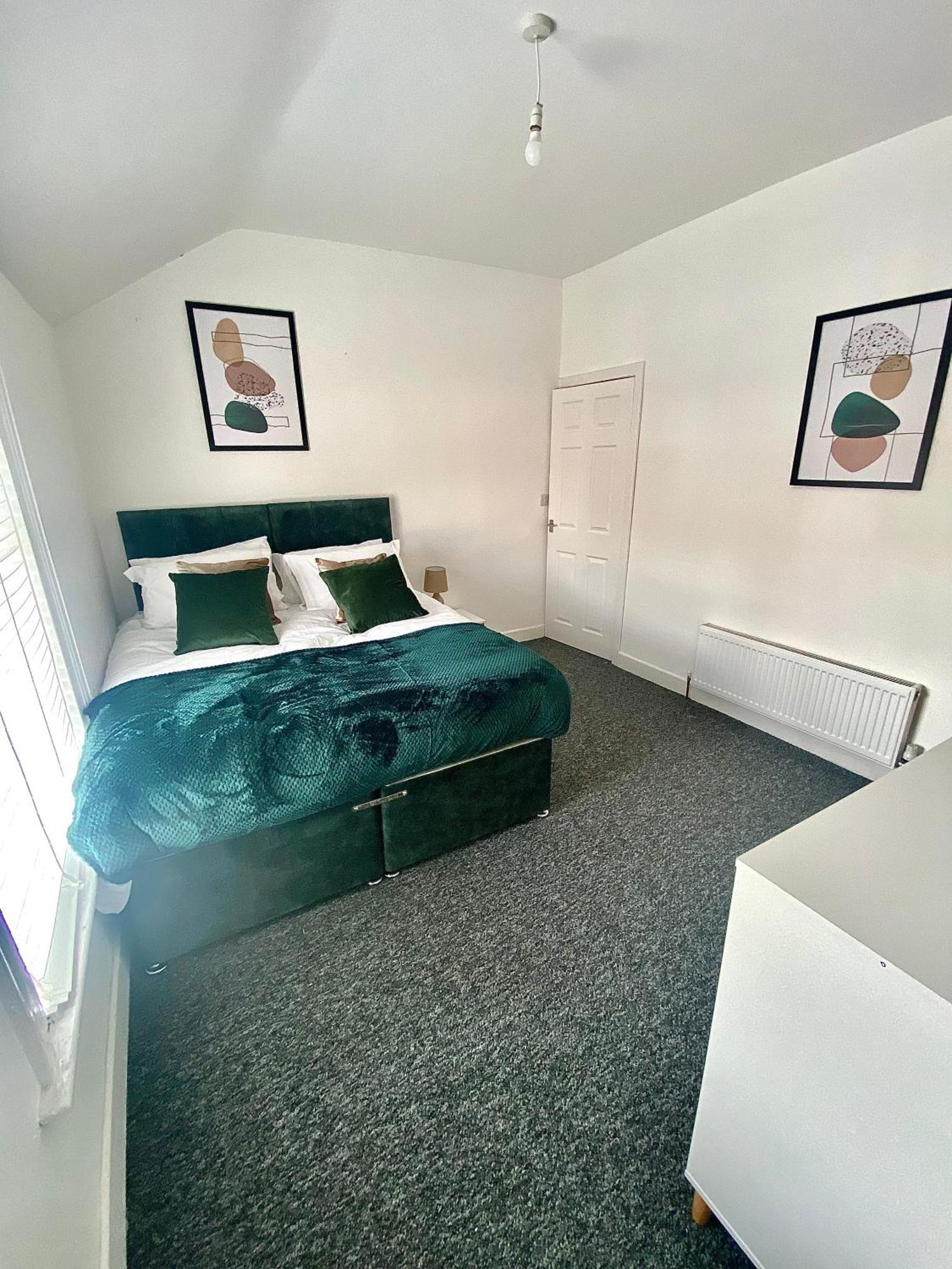 3-Bed Home From Home, Sleeps 6, Great For Contractors, Close To Gulliver'S Valley Theme Park, Free Parking, Hot Tub, Couple Retreat Sheffield Eksteriør bilde