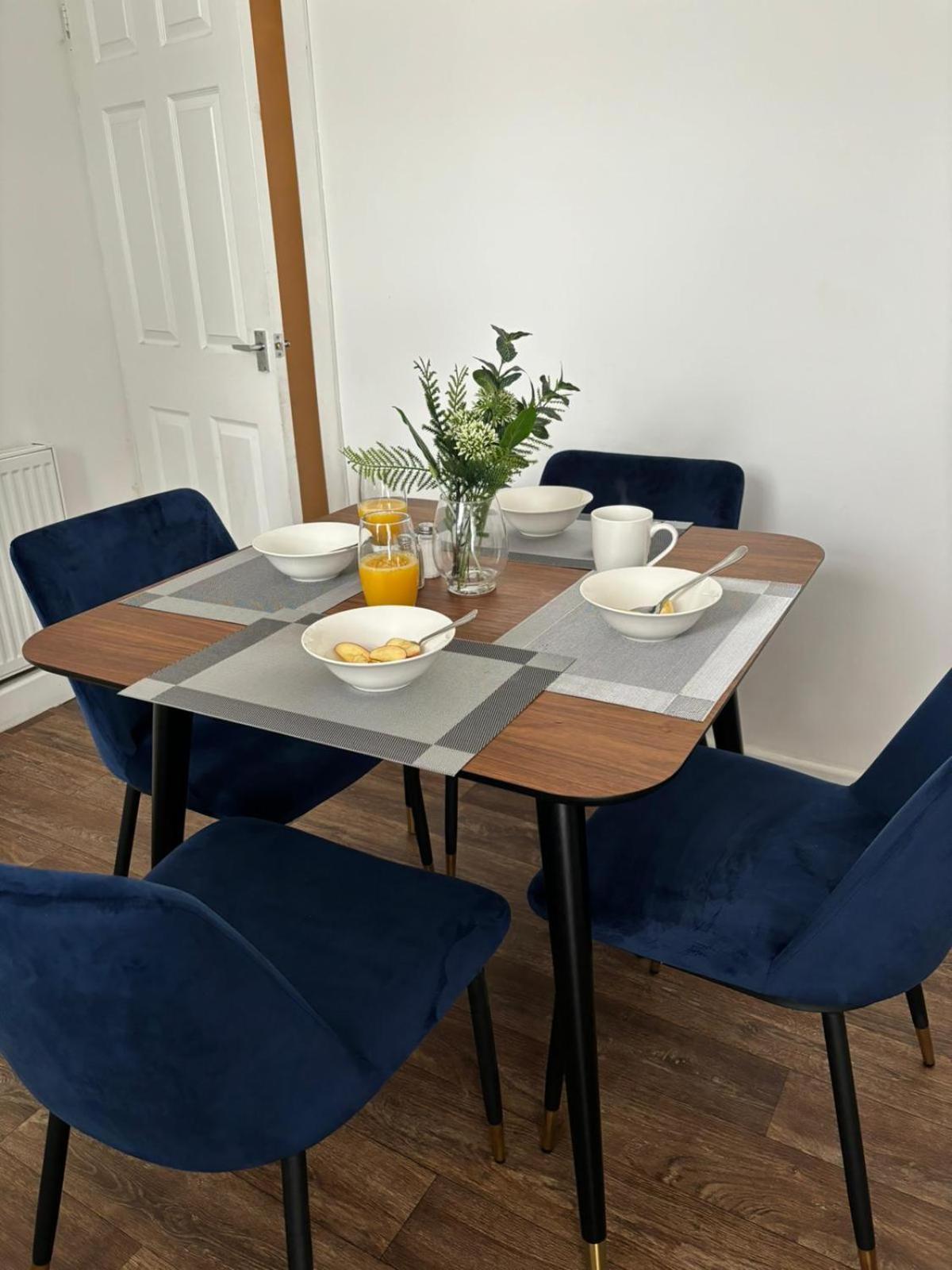 3-Bed Home From Home, Sleeps 6, Great For Contractors, Close To Gulliver'S Valley Theme Park, Free Parking, Hot Tub, Couple Retreat Sheffield Eksteriør bilde